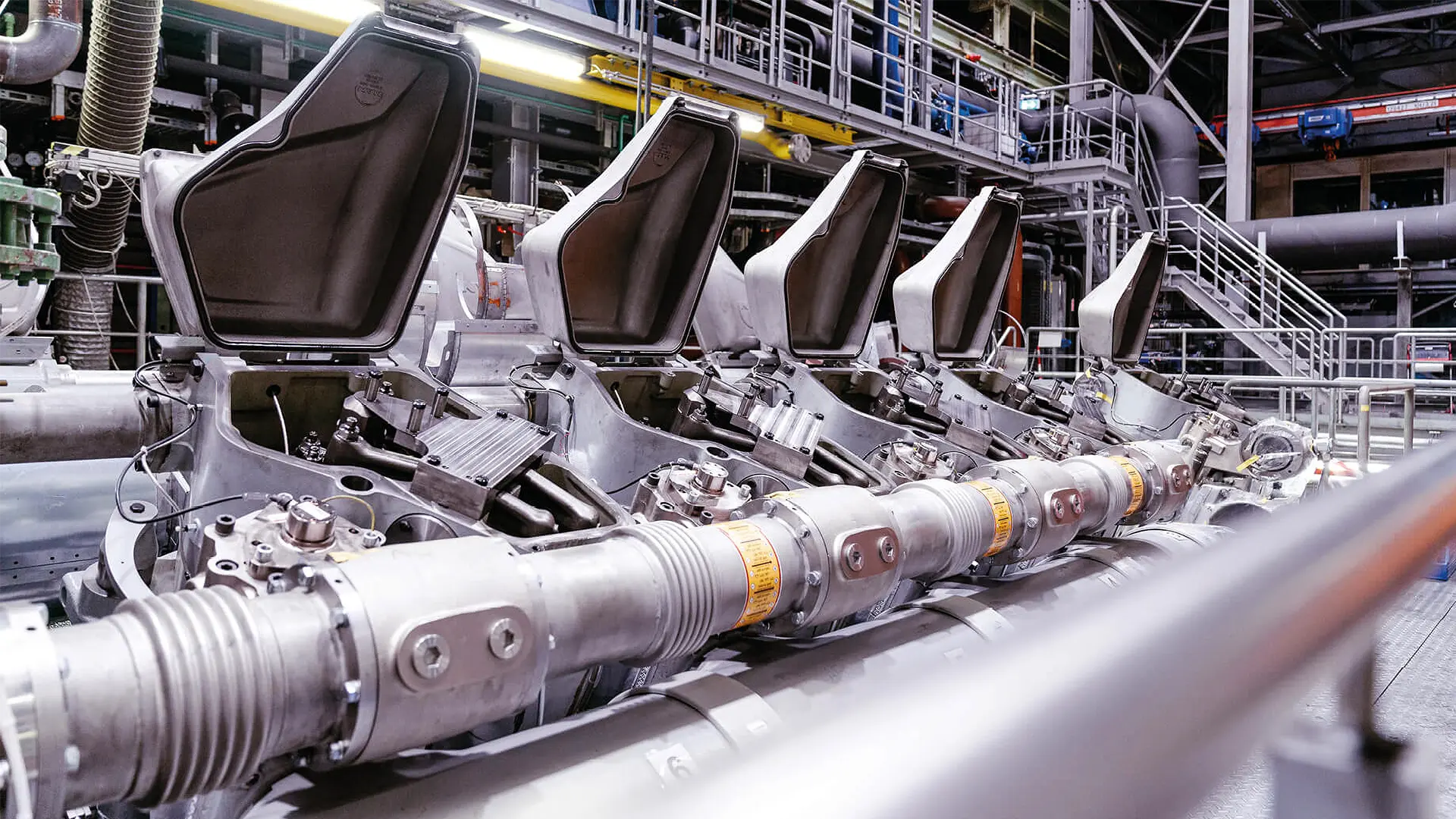 49/60DF engine on testbed